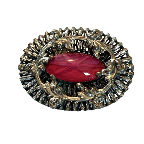 Vintage Faux Raspberry Star Sapphire Brooch Filigree Silver Tone Glass Cabochon - Picture 1 of 5